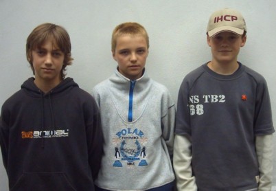 zleva Hašek, Křišťan, Kastner, nové posily 7. třídy IHC Písek